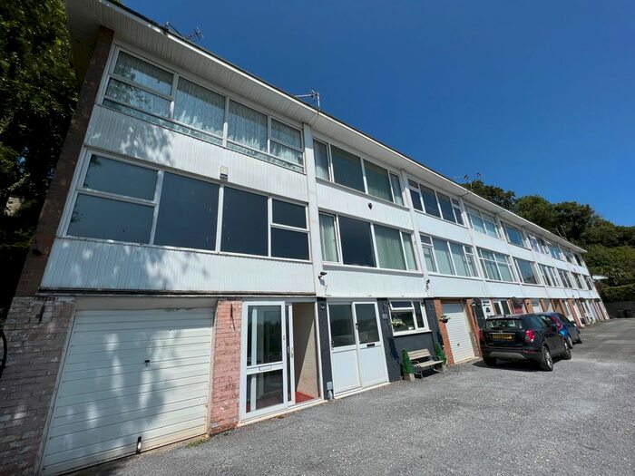 2 Bedroom Town House To Rent In Waterleat Road, Paignton, TQ3