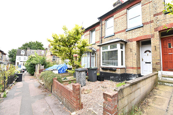 2 Bedroom Terraced House For Sale In Gladstone Avenue, Luton, Bedfordshire, LU1