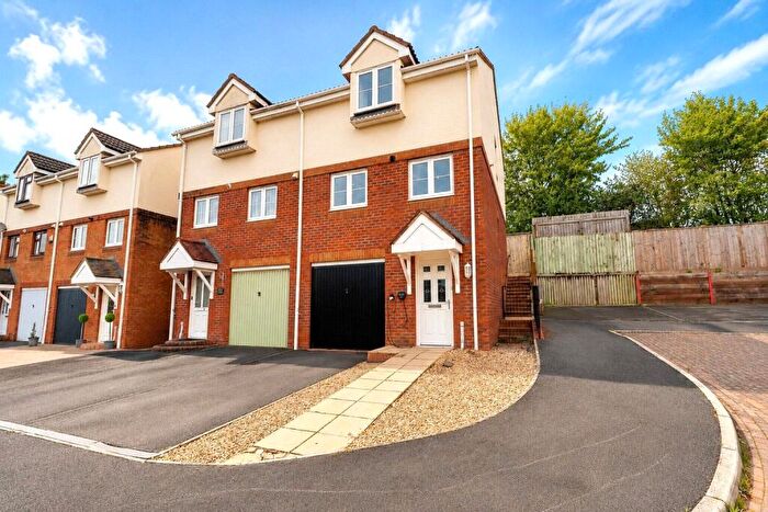 3 Bedroom Semi Detached House For Sale In Hawley Manor, Barnstaple, EX32
