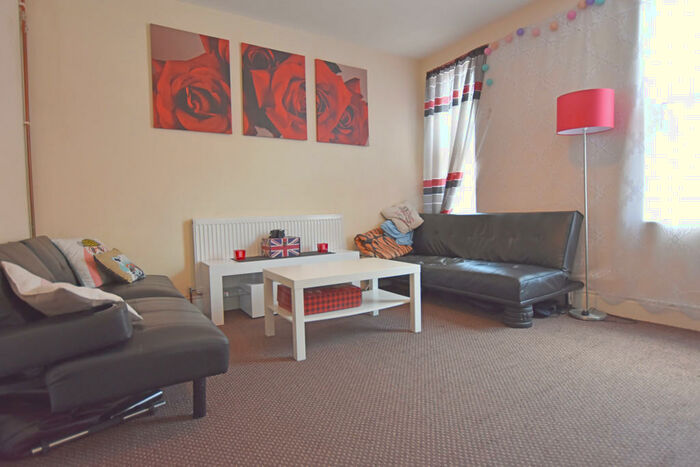 1 Bedroom Flat To Rent In Birrell Road, Forest Fields, NG7
