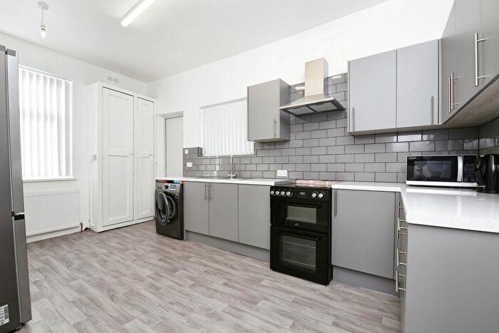 4 Bedroom End Of Terrace House To Rent In North Lodge Terrace, Darlington, Durham, DL3