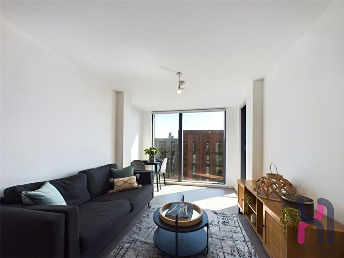 1 Bedroom Flat For Sale In The Landmark, Oldfield Road, Salford, M5