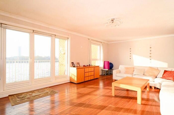 2 Bedroom Flat To Rent In Artemis Court, Docklands, London, E14