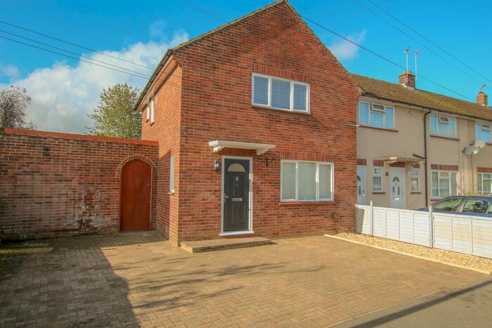2 Bedroom Semi-Detached House To Rent In Talbot Close, Newbury, RG14