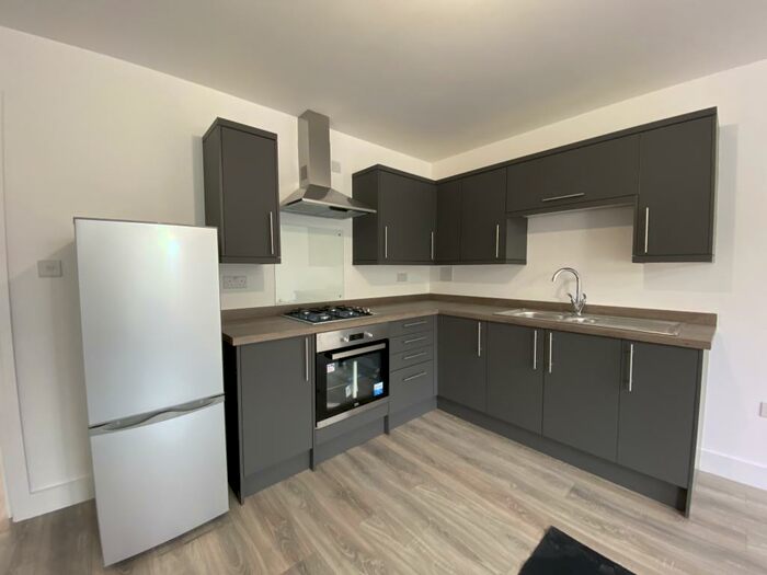 2 Bedroom Flat To Rent In Oakbank Road, SO19