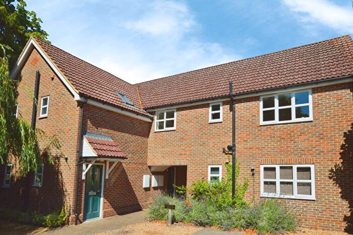2 Bedroom Flat To Rent In Banfield Court, London Colney, AL2