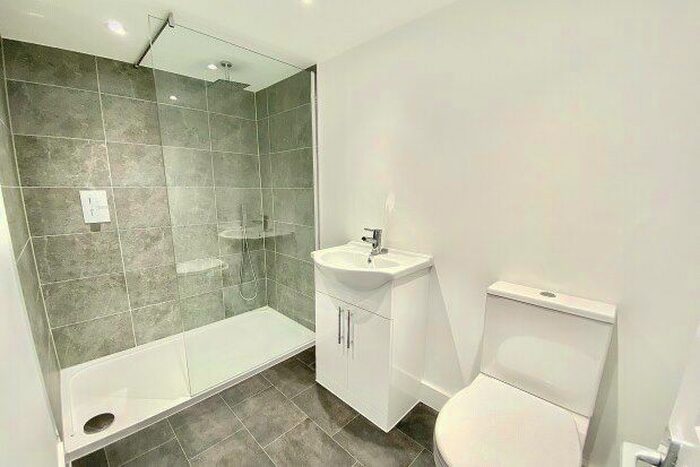 2 Bedroom Flat To Rent In London Road, Benfleet, SS7