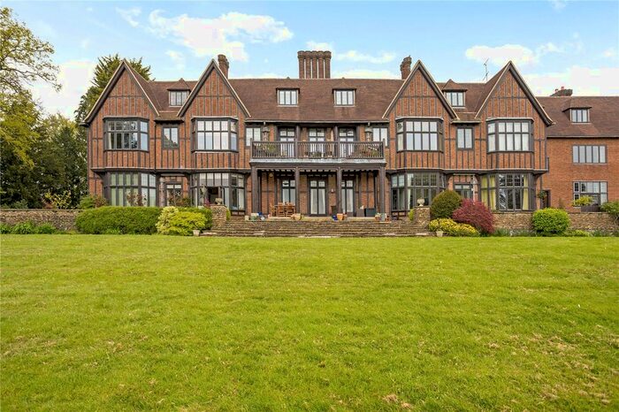 2 Bedroom Flat For Sale In Yattendon Court, Yattendon, RG18
