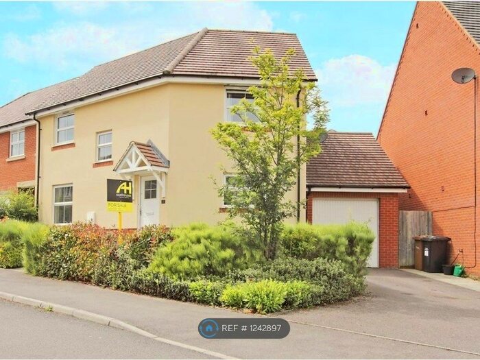 3 Bedroom Semi-Detached House To Rent In Ryeland Way, Andover SP11