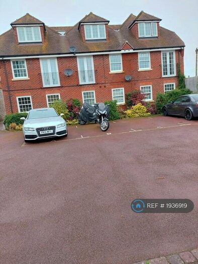 1 Bedroom Flat To Rent In High Street, Theale, Reading, RG7