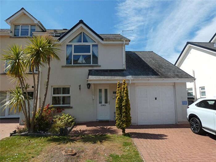 4 Bedroom End Of Terrace House For Sale In Ffordd Heulyn, Y Felinheli, Gwynedd, LL56