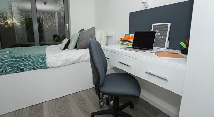 1 Bedroom Studio To Rent In Popes Lane, Ealing, London, W5