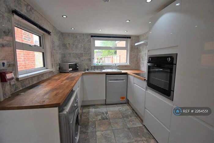 5 Bedroom Terraced House To Rent In Addington Road, Reading, RG1