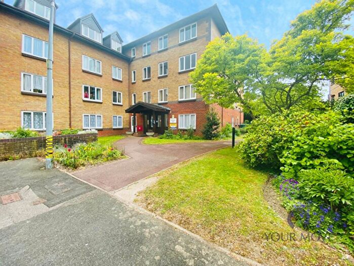 1 Bedroom Retirement Property For Sale In Barkers Court, Sittingbourne, Kent, ME10