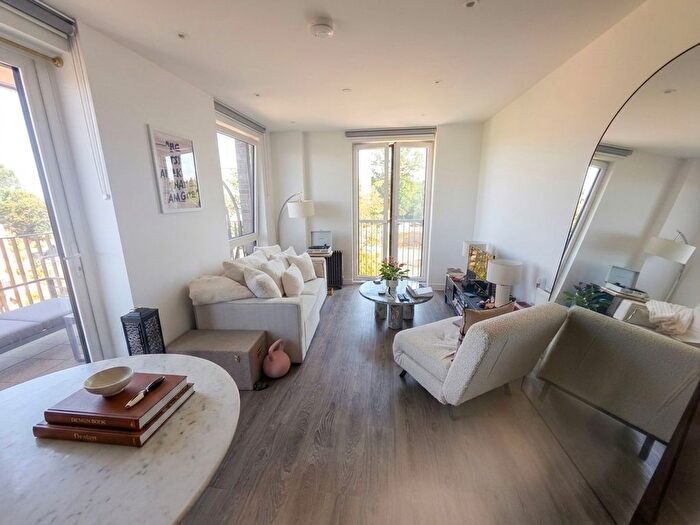 1 Bedroom Flat To Rent In Medawar Drive, Wolff House, NW7