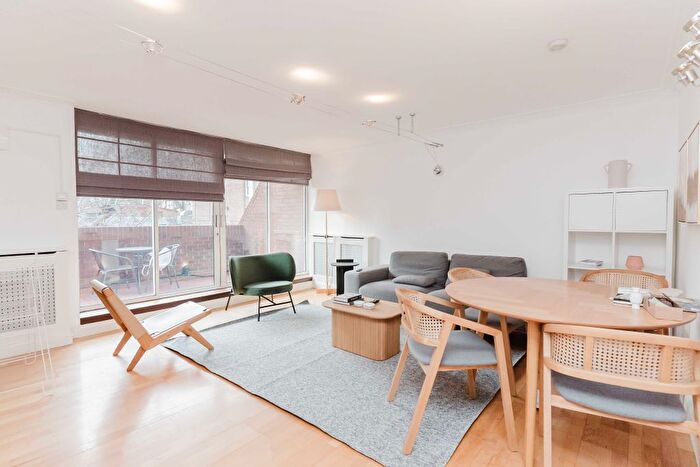 2 Bedroom Flat To Rent In Consort House, Queensway, Hyde Park, W2
