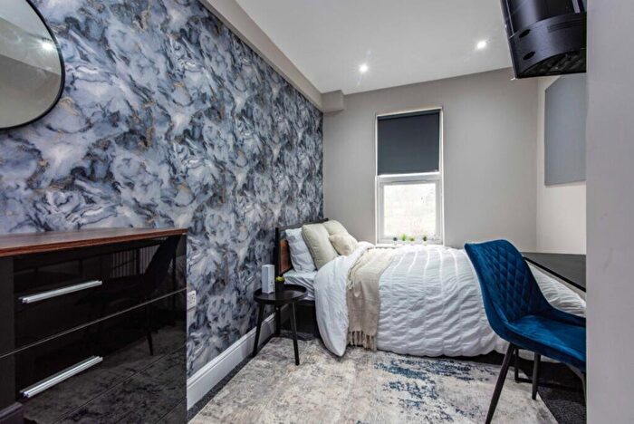 1 Bedroom House To Rent In Cycle Road, Nottingham, NG7