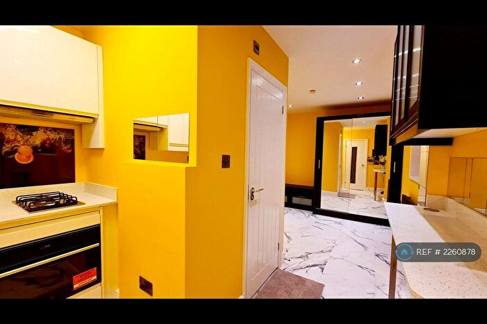 Studio To Rent In Edgwarebury Lane, Edgware, HA8