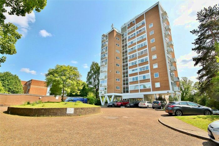 2 Bedroom Flat To Rent In Guildford Road, Woking, Surrey, GU22