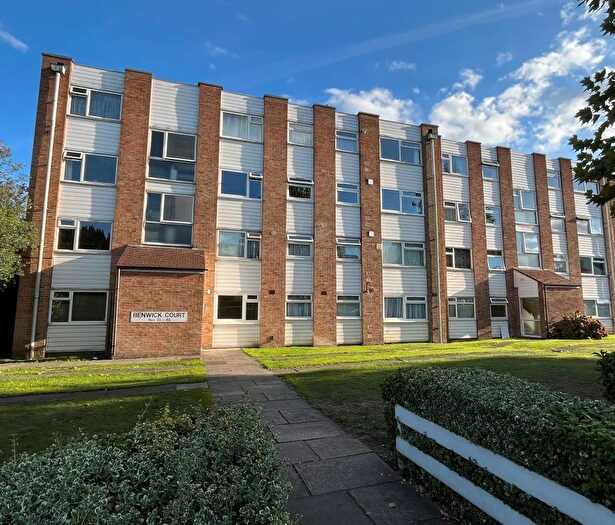 2 Bedroom Flat For Sale In Flat Benwick Court, Croydon Road, Penge, SE20