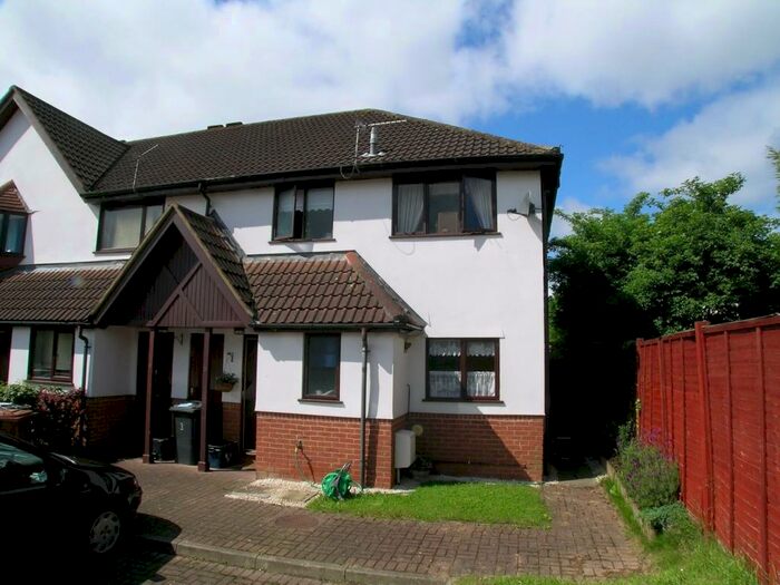 3 Bedroom End Of Terrace House To Rent In Hampden Close, Letchworth Garden City, SG6