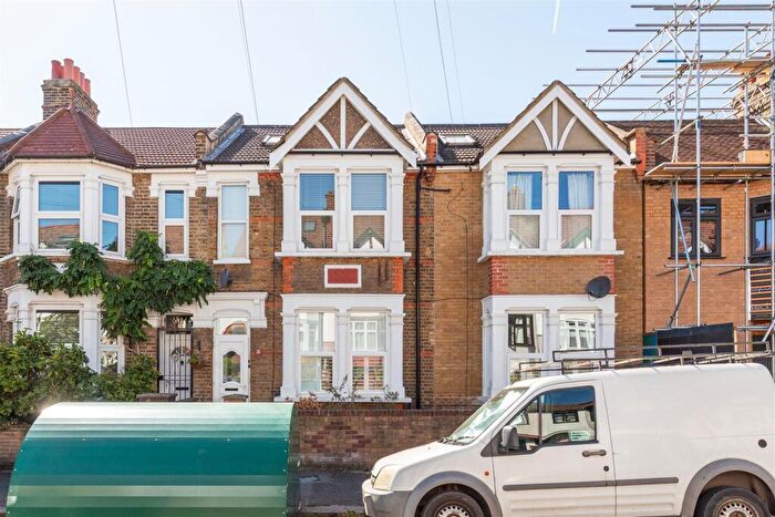 2 Bedroom Flat For Sale In Ferndale Avenue, Walthamstow, E17