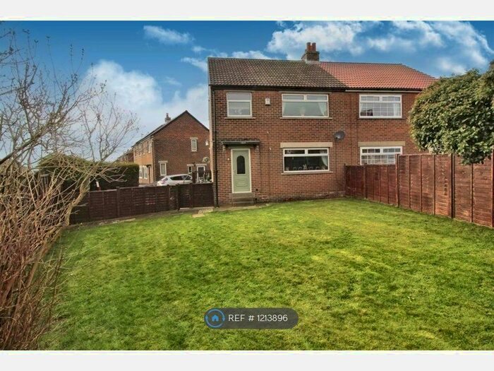 3 Bedroom Semi-Detached House To Rent In Highgate Avenue, Lepton, Huddersfield, HD8