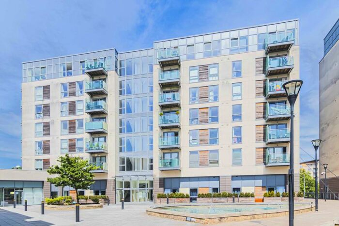 2 Bedroom Apartment To Rent In Kd Plaza, Cotterells, HP1