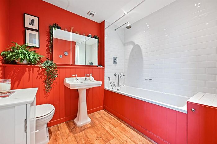 2 Bedroom Cottage For Sale In Faroe Road, London, W14