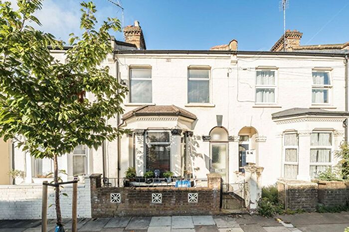3 Bedroom Terraced House For Sale In Earlsmead Road, Kensal Rise, NW10