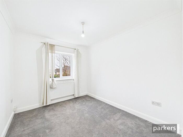 2 Bedroom Apartment For Sale In Lundy Lane, Reading, Berkshire, RG30