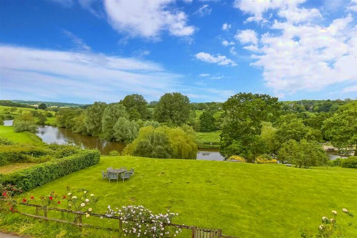 3 Bedroom Terraced House For Sale In Tutsham Farm, West Farleigh, Maidstone, Kent, ME15