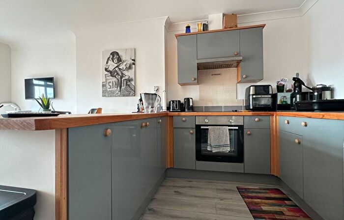 1 Bedroom Flat To Rent In High Street, Broadstairs, Kent, CT10