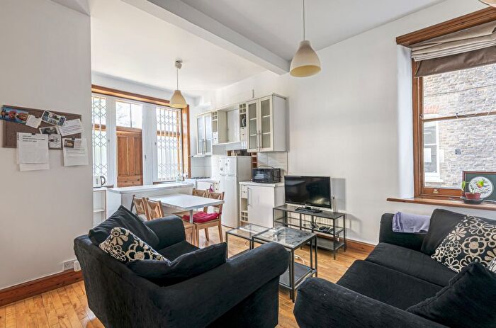 4 Bedroom Flat To Rent In Hauteville Court Gardens, London, W6