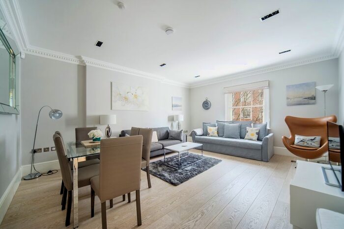 2 Bedroom Flat To Rent In John Street, London, WC1N