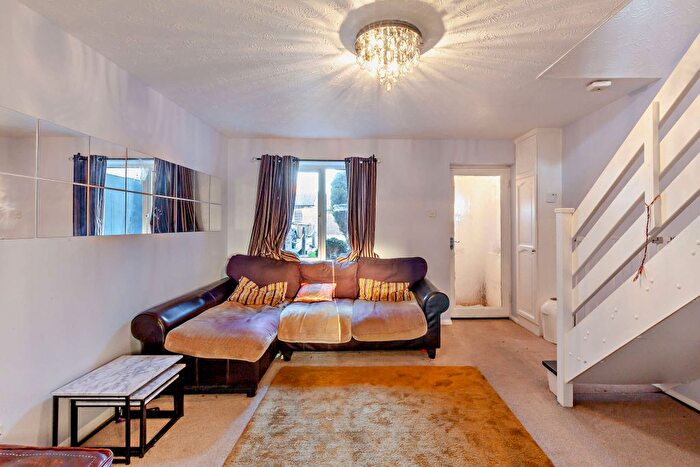 2 Bedroom Terraced House For Sale In Burgess Field, Chelmsford, CM2