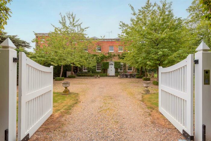 5 Bedroom Mews To Rent In Binfield Park, Binfield, RG42