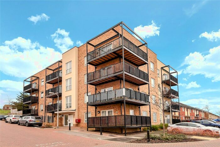 2 Bedroom Flat To Rent In Red Kite House, 96 Deveron Drive, Reading, Berkshire RG30