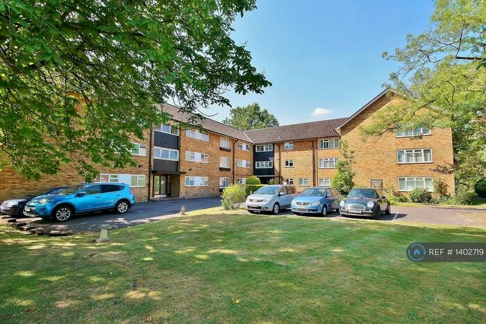 2 Bedroom Flat To Rent In Brewery Road, Woking, GU21