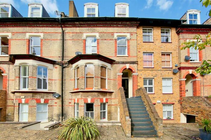 1 Bedroom Flat To Rent In Boundaries Road Balham London, SW12