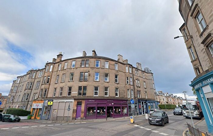 4 Bedroom Flat To Rent In , Polwarth Crescent, Edinburgh, EH11