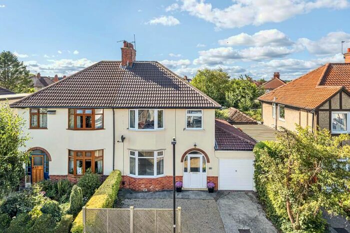 3 Bedroom Semi-Detached House To Rent In Leyland Road, Harrogate, HG1