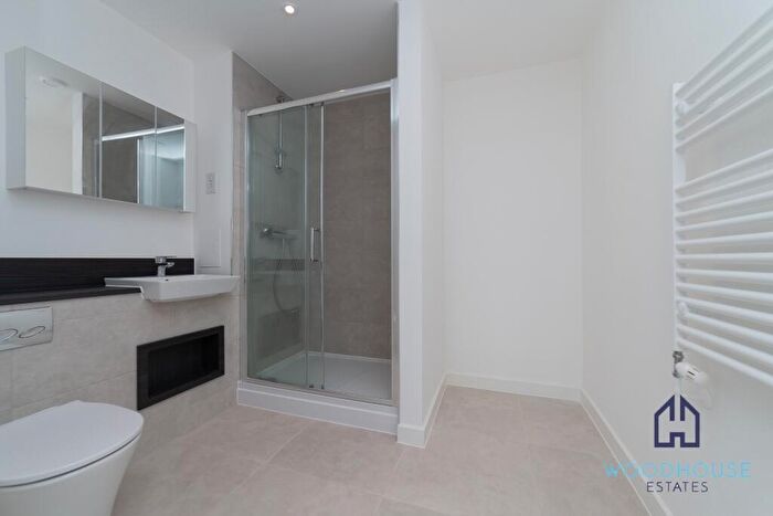 2 Bedroom Apartment To Rent In Shearwater Drive, London, NW9