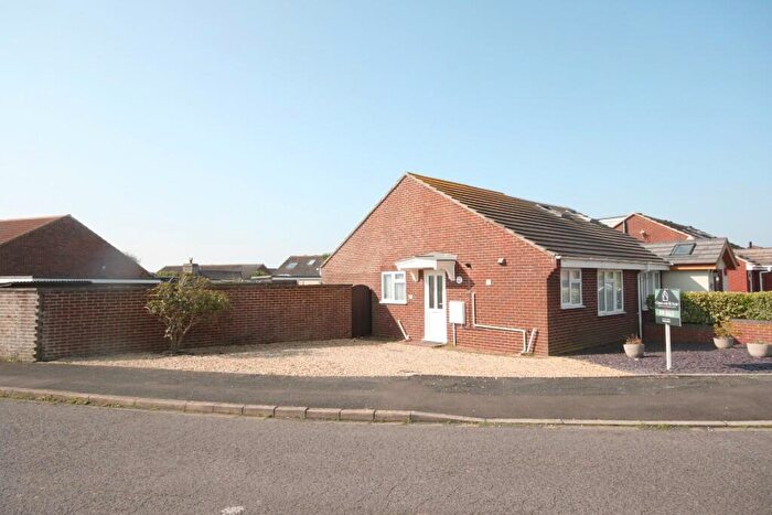 2 Bedroom Semi-Detached Bungalow For Sale In Swallow Drive, Milford On Sea, SO41