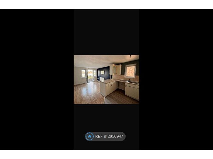 2 Bedroom Flat To Rent In Jack Snipe House, Rainham, RM13