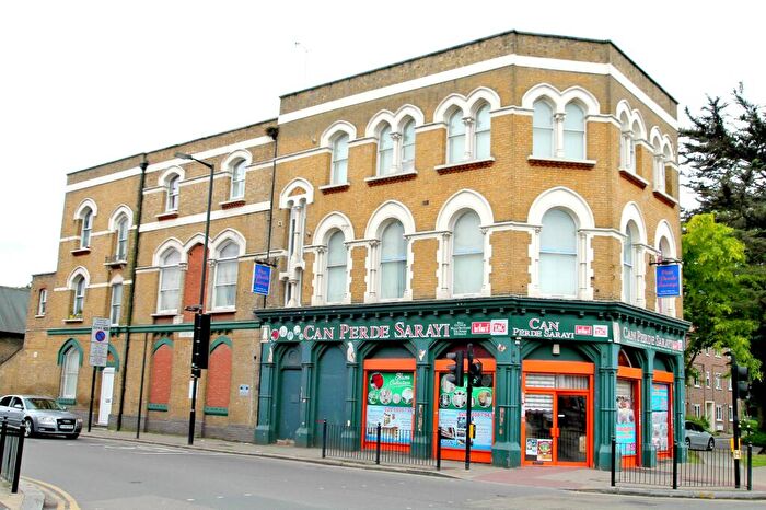 1 Bedroom Apartment To Rent In Lansdowne Road, N17