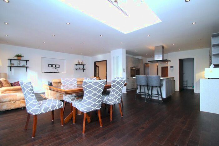 4 Bedroom Semi-Detached House To Rent In Fencepiece Road, Chigwell, Essex, IG7