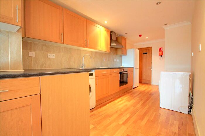 2 Bedroom Apartment To Rent In Tilehurst Road, Reading, Berkshire, RG30