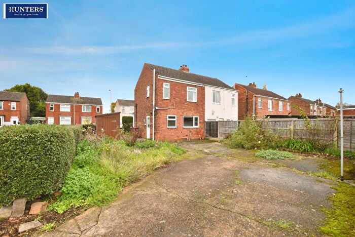 3 Bedroom Semi Detached House For Sale In St. Johns Road, Scunthorpe, DN16