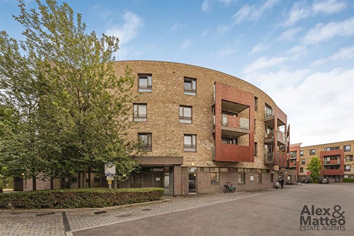 1 Bedroom Flat To Rent In Blondin Way, Canada Water, SE16